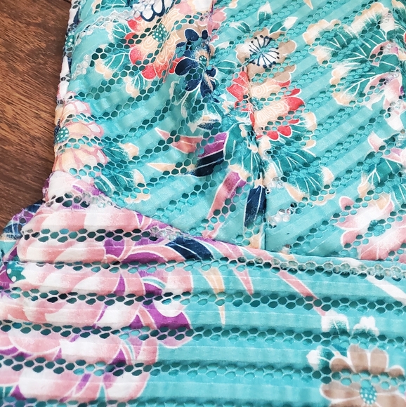 Like NEW NY&Co 7th Ave Design Studio Aqua Floral Peplum Top Back Zip Sz M - Picture 6 of 10